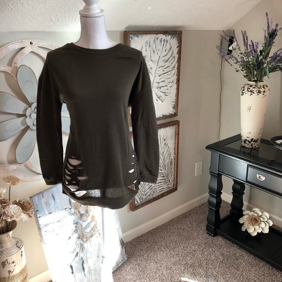 Brand new Ladies distressed sweatshirts. - Picture 4 of 5